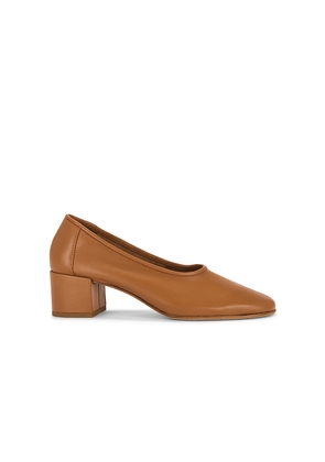 BY FAR Prudence 45 Pump in Tan. Size 36. Also in 37, 38, 39, 40, 41.