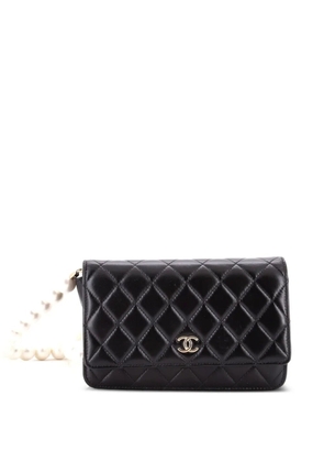 CHANEL Pre-Owned Pearl Strap CC Wallet on Chain Quilted Calfskin crossbody bag - Black