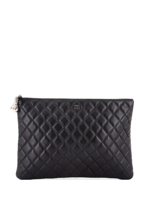 CHANEL Pre-Owned Cosmo Charms O Case Quilted Lambskin Large clutch bag - Black