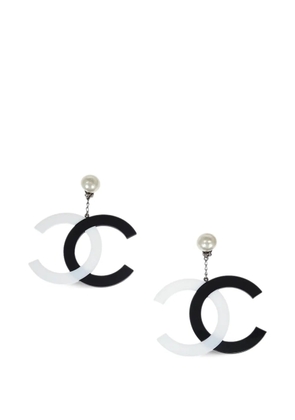 CHANEL Pre-Owned 1996 dangle CC earrings - Black