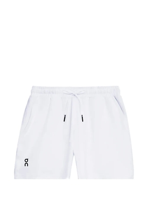 On Courtside performance shorts - White
