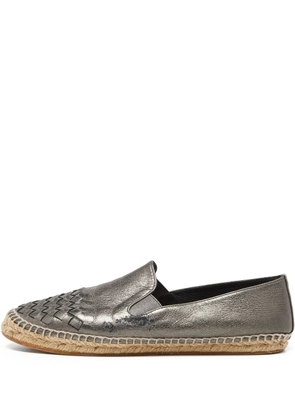 Bottega Veneta Pre-Owned Intreciatto leather flat espadrilles - Silver