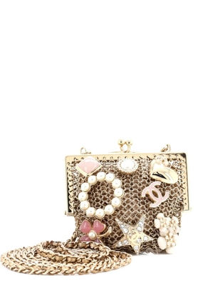 CHANEL Pre-Owned CC Charm Kisslock Frame Clutch with Chain Embellished Metal Mesh Mini crossbody bag - Gold