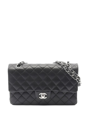 CHANEL Pre-Owned 2009 Matelassé double-flap shoulder bag - Black
