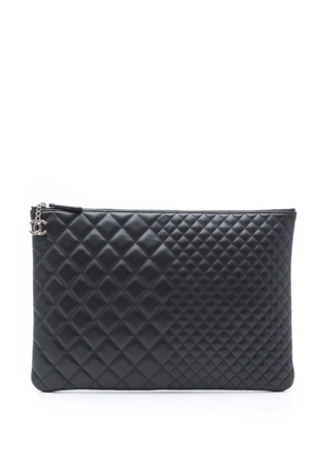 CHANEL Pre-Owned 2016-2017 Large Bi Quilted Lambskin O Case clutch bag - Black