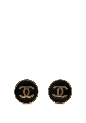 CHANEL Pre-Owned 2001 CC Gold Plated and Enamel Round Button Clip On Earrings costume earrings - Black