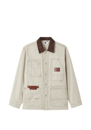 izzue logo-patch shirt jacket - Neutrals