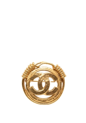 CHANEL Pre-Owned 1994 CC Gold Plated Spring Round Brooch costume brooch