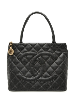 CHANEL Pre-Owned 2003-2004 Caviar Medallion tote bag - Black