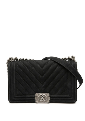 CHANEL Pre-Owned 2016-2017 Old Medium Chevron Suede Boy Flap crossbody bag - Black