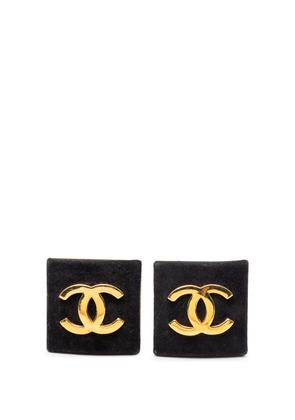 CHANEL Pre-Owned 1980-1990 CC Gold Plated Suede Square Clip On Earrings costume earrings - Black