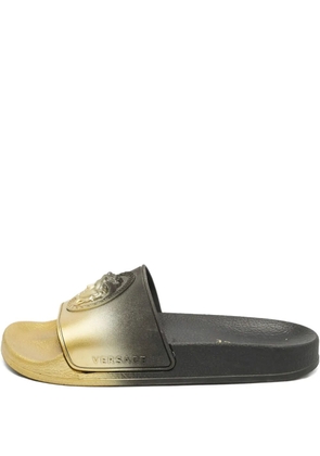 Versace Pre-Owned Medusa rubber slides - Gold