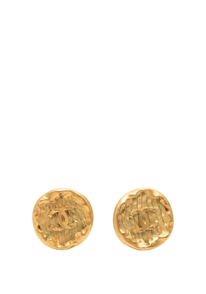 CHANEL Pre-Owned 1994 CC Gold Plated Round Clip On Earrings costume earrings