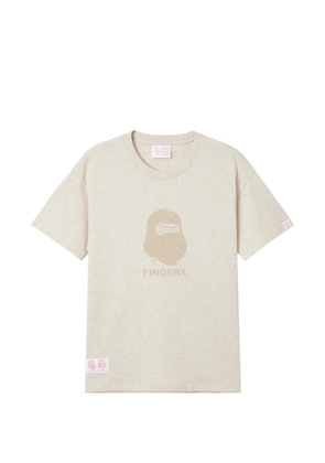 FINGERCROXX logo-print T-shirt - Neutrals