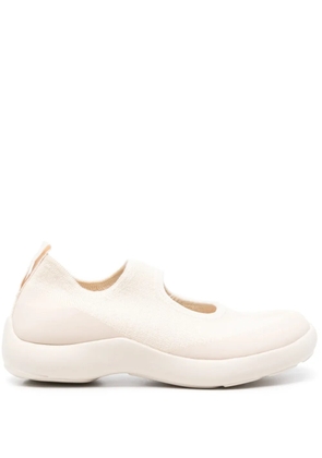 Tabi Footwear asymmetric-toe sneakers - Neutrals