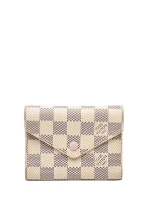 Louis Vuitton Pre-Owned 2020 Damier Azur Victorine small wallets - White