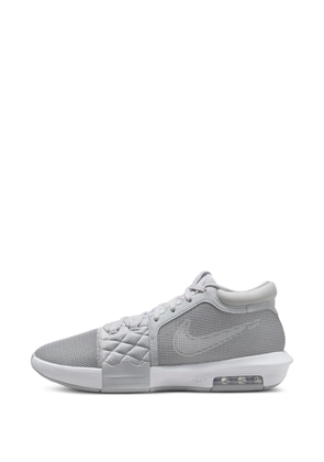 Nike LeBron Witness 8 lace-up sneakers - Grey