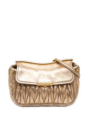 Miu Miu Pre-Owned 2010-2026 Metallic Matelasse Nappa Flap crossbody bag - Gold