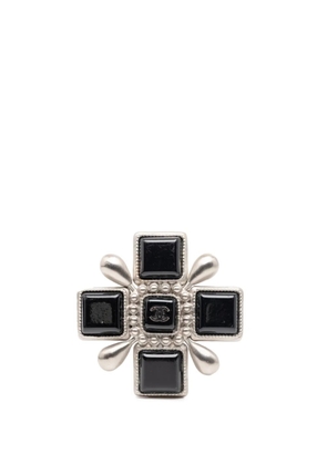 CHANEL Pre-Owned 2000 CC Silver Plated Resin Cross Brooch costume brooch - Black