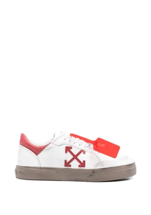 Off-White Vulcanized Low Vintage sneakers