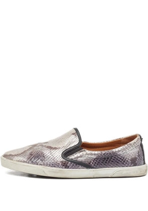 Jimmy Choo Pre-Owned snakeskin-effect sneakers - Grey