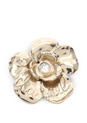 CHANEL Pre-Owned 1986 rhinestone camellia brooch - Gold