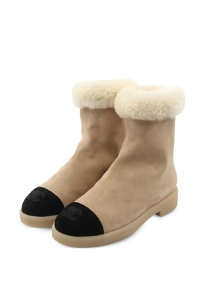 CHANEL Pre-Owned 1986 coco mark boots - Neutrals