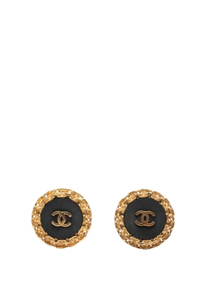 CHANEL Pre-Owned 1980-1990 CC Gold Plated and Acrylic Round Clip On Earrings costume earrings - Black