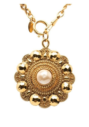 CHANEL Pre-Owned 1970-1980 Gold Plated Faux Pearl Flower Pendant Necklace costume necklace