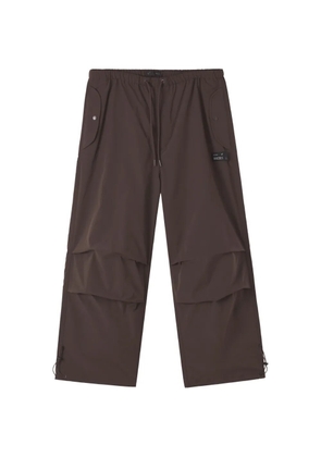 FIVE CM logo-patch trousers - Brown