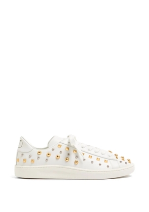 Valentino Garavani Royco sneakers in nappa calfskin with stud-detail - White