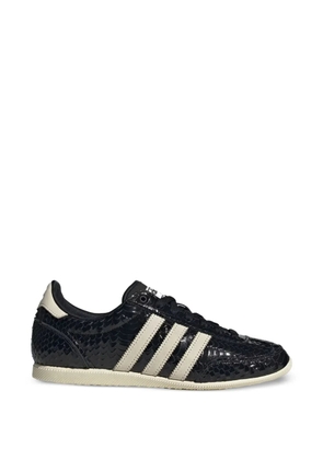 adidas textured stripes japan sneakers - Black