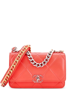 CHANEL Pre-Owned 19 Wallet on Chain Quilted Lambskin crossbody bag - Pink