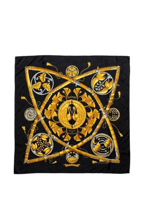 Hermès Pre-Owned Daïmyo Princes du Soleil Levant patterned scarf - Black