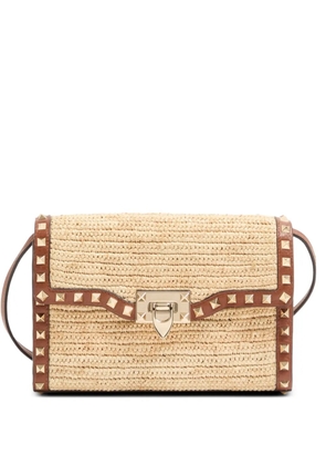 Valentino Garavani small Rockstud raffia shoulder bag - Neutrals