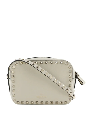 Valentino Garavani Pre-Owned 2010-2025 Leather Rockstud Camera Bag crossbody bag - White