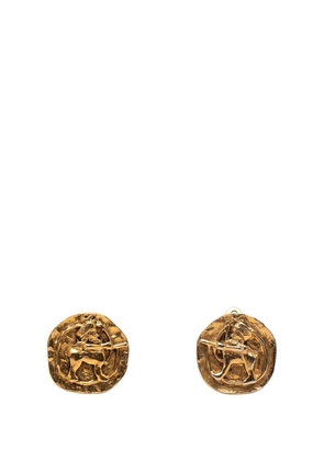 CHANEL Pre-Owned 1950-1970 Gold Plated Archer Medallion Clip On Earrings costume earrings
