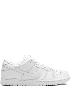 Nike SB Dunk Low Pro 'Triple White' sneakers
