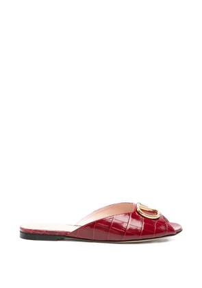 Valentino Garavani logo-plaque leather sandals - Red