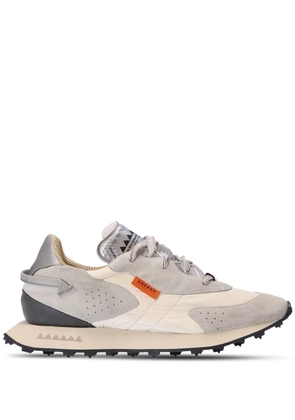 RUN OF Vaporix logo-patch sneakers - Neutrals