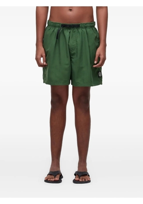 Osklen logo-patch swim shorts - Green