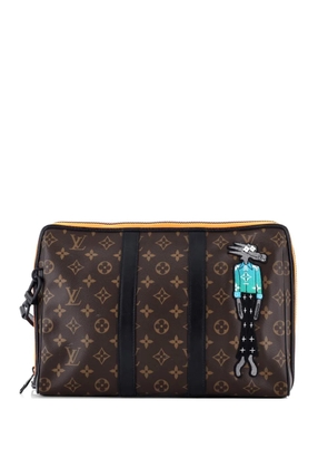 Louis Vuitton Pre-Owned Keepall Pouch Monogram Canvas with LV Friends Patch clutch bag - Brown