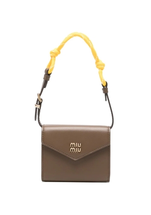 Miu Miu logo-plaque top-handle wallet - Brown