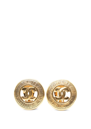 CHANEL Pre-Owned 1950-1970 CC Gold Plated Round Clip on Earrings costume earrings