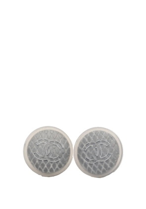 CHANEL Pre-Owned 1999 CC Quilted Rubber Silver Plated Button Push Back Earrings costume earrings - Grey