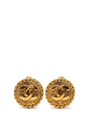 CHANEL Pre-Owned 1970-1980 CC Gold Plated Round Clip On Earrings costume earrings