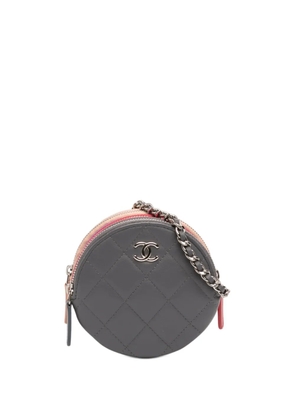 CHANEL Pre-Owned 2019 CC Quilted Lambskin Triple Zip Round Clutch With Chain crossbody bag - Grey