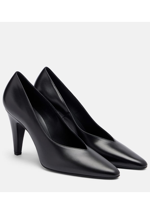 Alaia Leather pumps