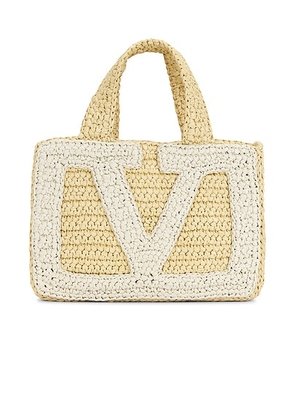 Valentino Garavani Crochet Raffia Viva Superstar Small Tote Bag in Naturale & Butter White - Neutral. Size all.