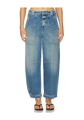 CLOSED Rhannon Barrel Jeans in Blue. Size 23. Also in 26, 27, 28.